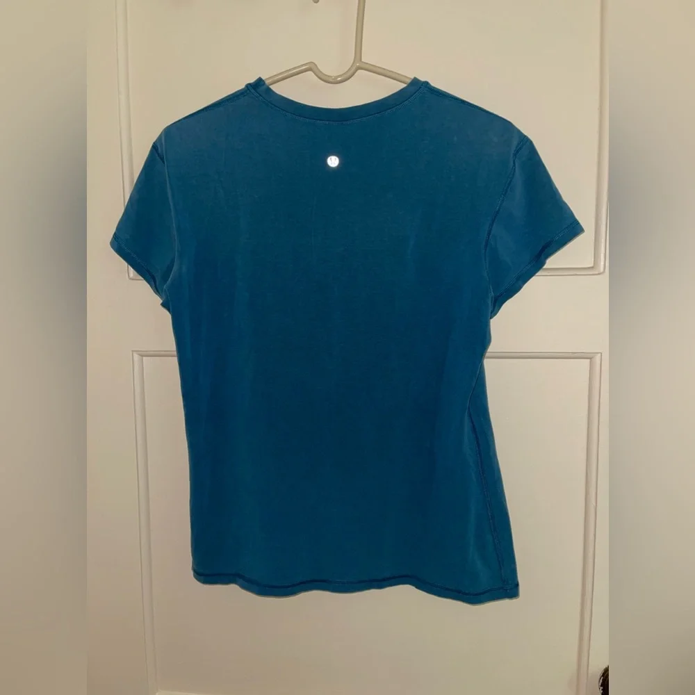 Lululemon short sleeve shirt - Picture 2 of 3